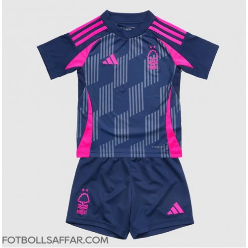 Nottingham Forest Bortadräkt Barn 2024-25 Kortärmad (+ Korta byxor)